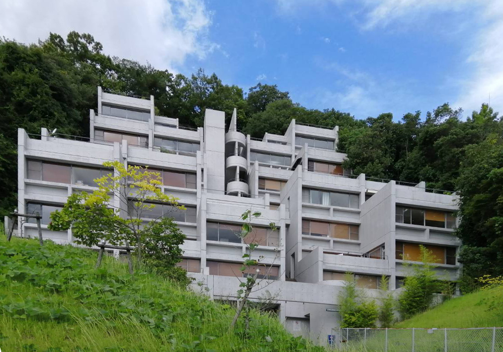 六甲の集合住宅　神戸市　設計：安藤忠雄